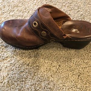 Born concept Clogs